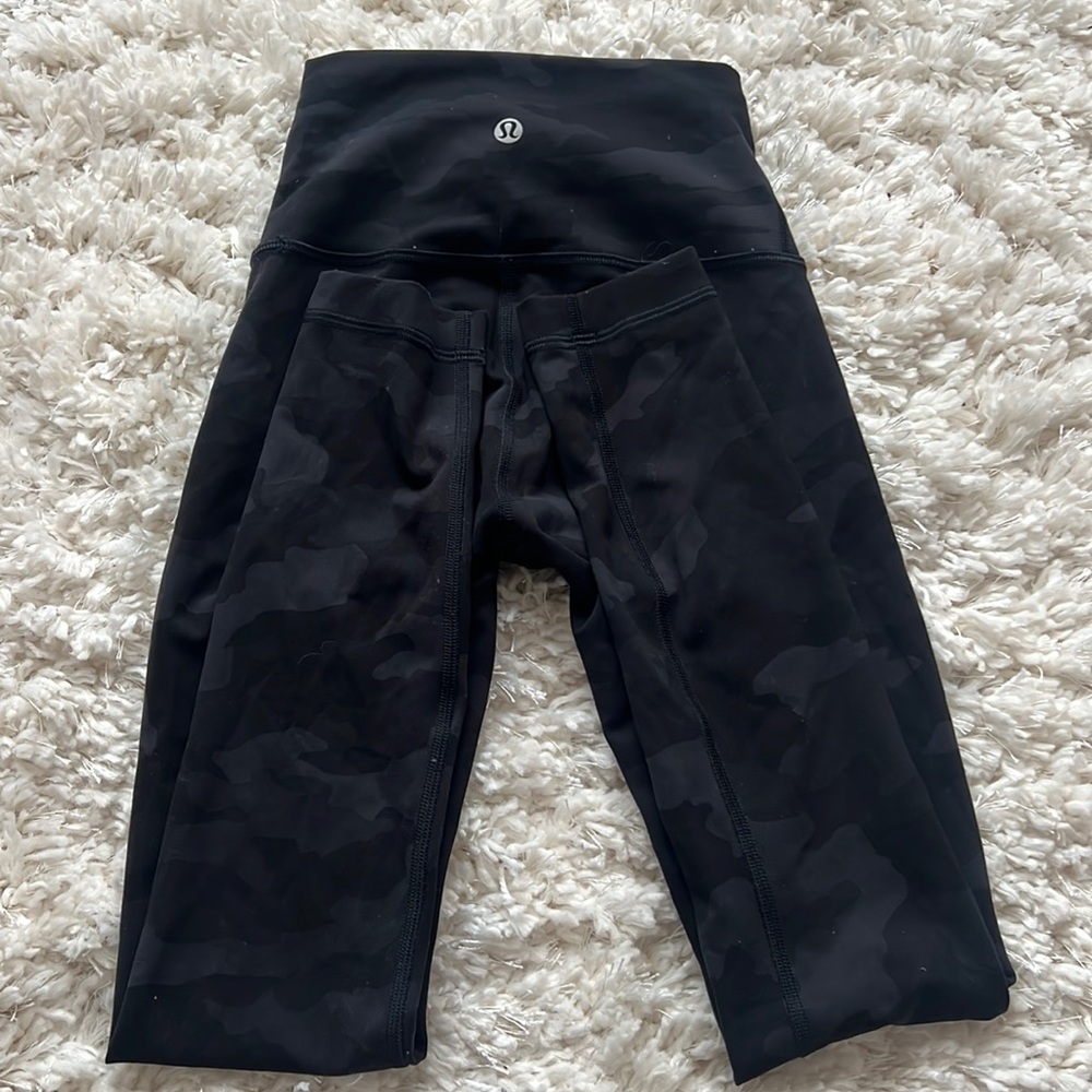 LULULEMON Camo leggings